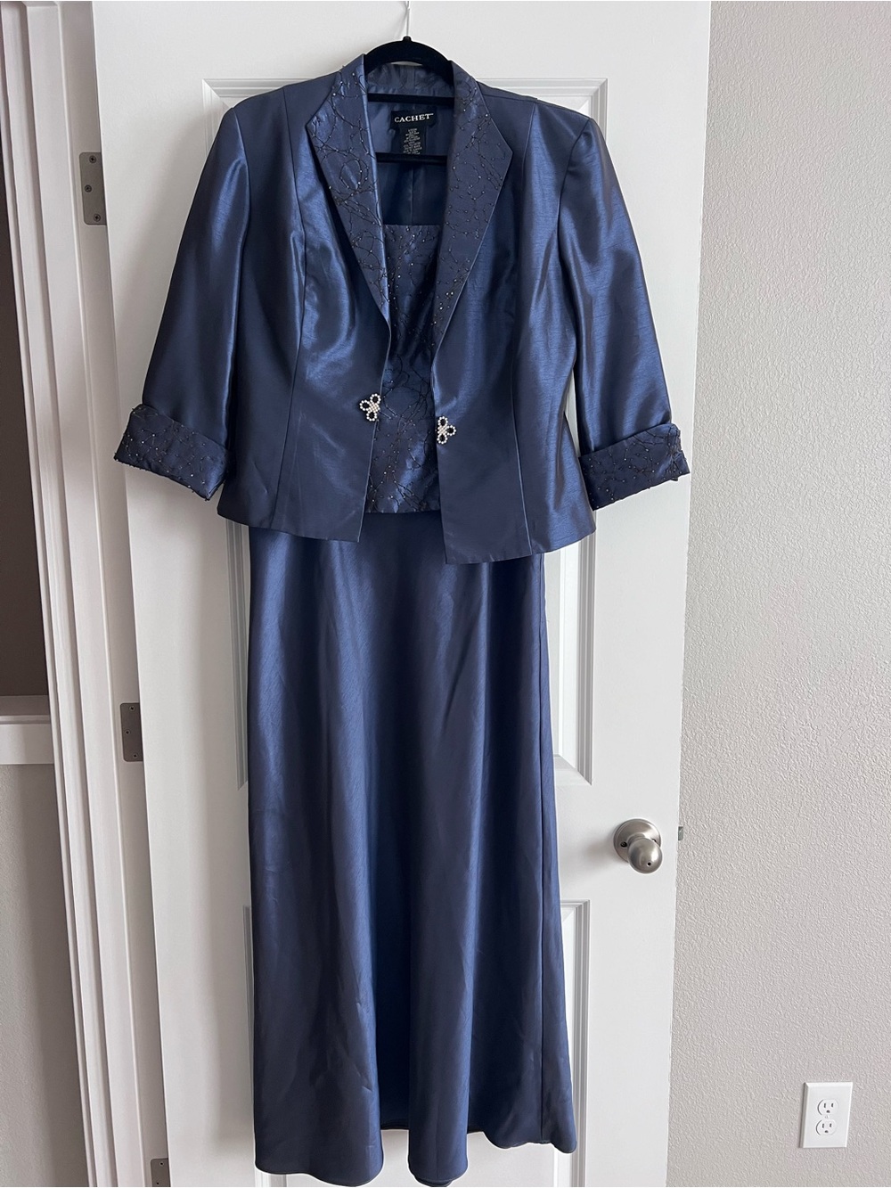 Cachet Navy blue 2-piece dress with beaded detailing #formalwear